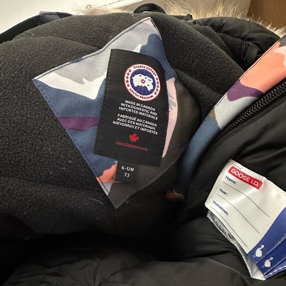 Canada Goose

Infant Lamb Insulated Down Snowsuit, Size 6-12 M - Picture 2 of 3